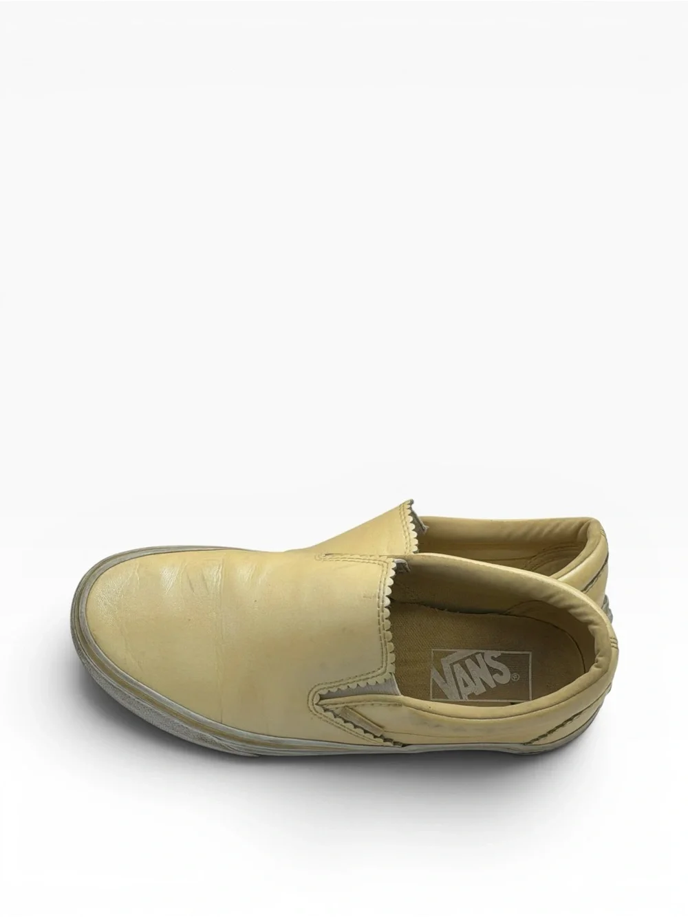 Vans Classic Slip-On leather Loafers in butter Yellow. Size 7.